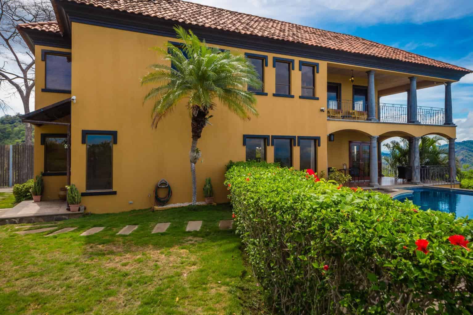 Villa de Oro Pacific Heights: Your Golden Retreat in Flamingo