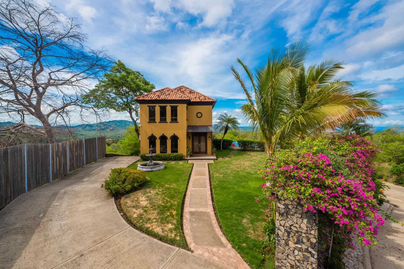 Villa de Oro Pacific Heights: Your Golden Retreat in Flamingo