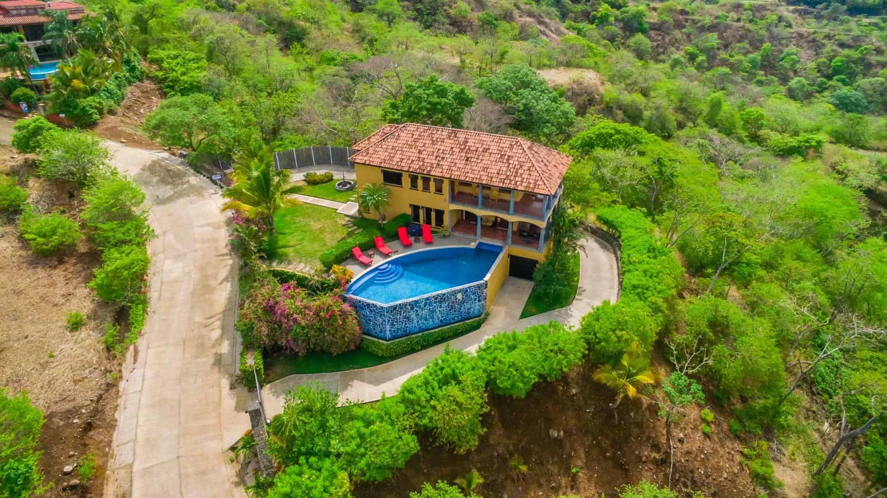 Villa de Oro Pacific Heights: Your Golden Retreat in Flamingo