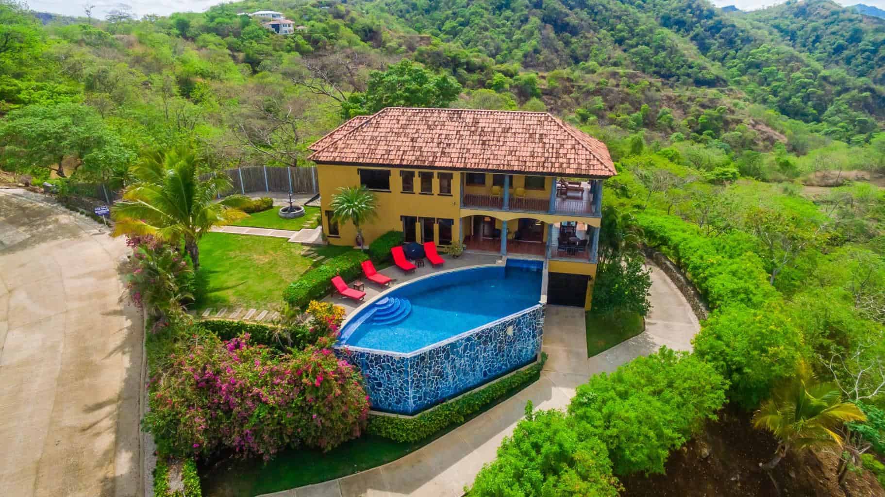 Villa de Oro Pacific Heights: Your Golden Retreat in Flamingo