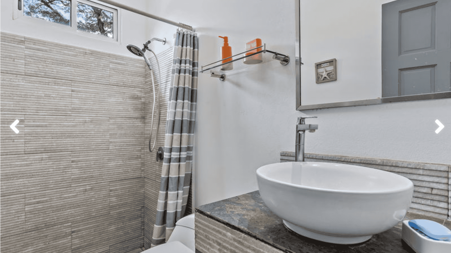 Spacious Income Producing Property Close to Tamarindo Beach: Generous Earnings Near Tamarindo