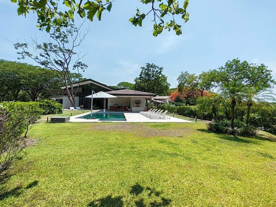 4 Bedroom, 5 Bathroom House in Reserva Conchal, Llama Del Bosque #27: Luxurious Living with Panoramic Views
