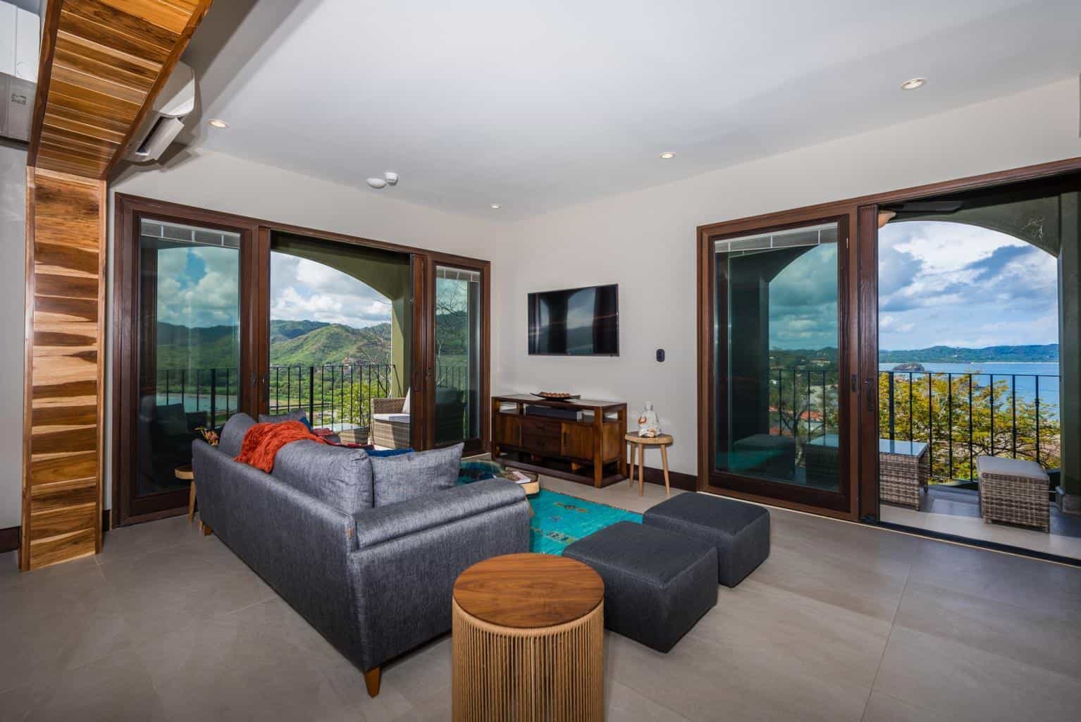 360 Splendor del Pacifico 103, Luxury Escape in the Heart of Playa Flamingo: Panoramic Coastal Retreat