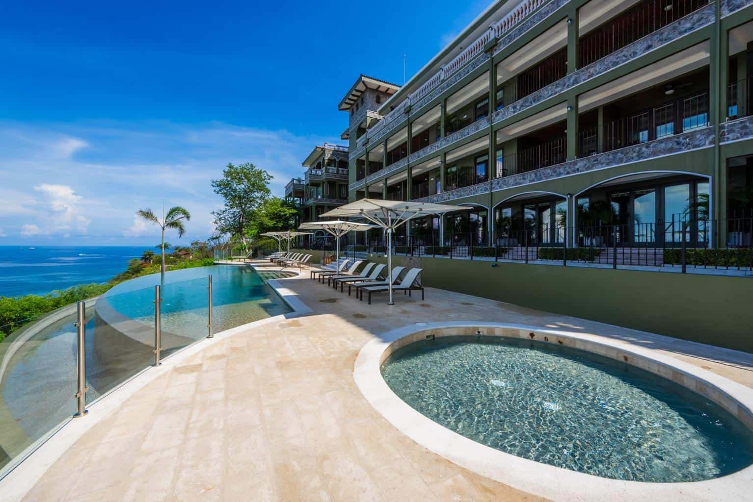 360 Splendor del Pacifico 103, Luxury Escape in the Heart of Playa Flamingo: Panoramic Coastal Retreat