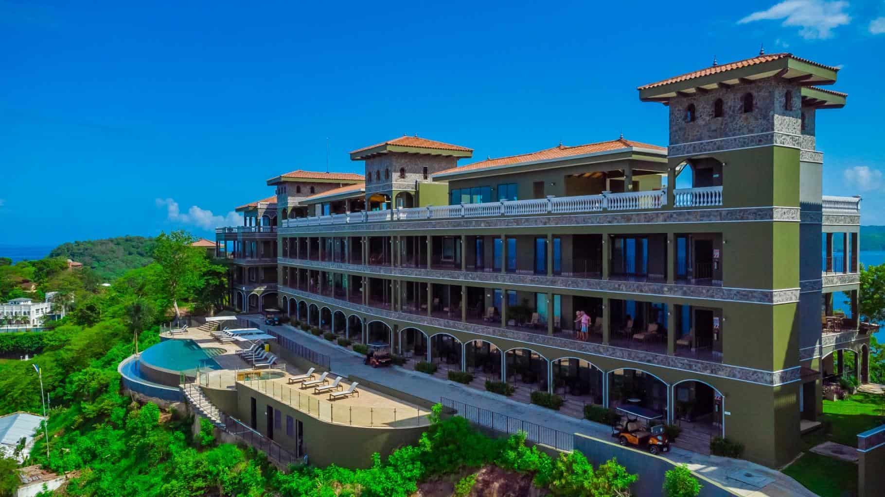 360 Splendor del Pacifico 103, Luxury Escape in the Heart of Playa Flamingo: Panoramic Coastal Retreat