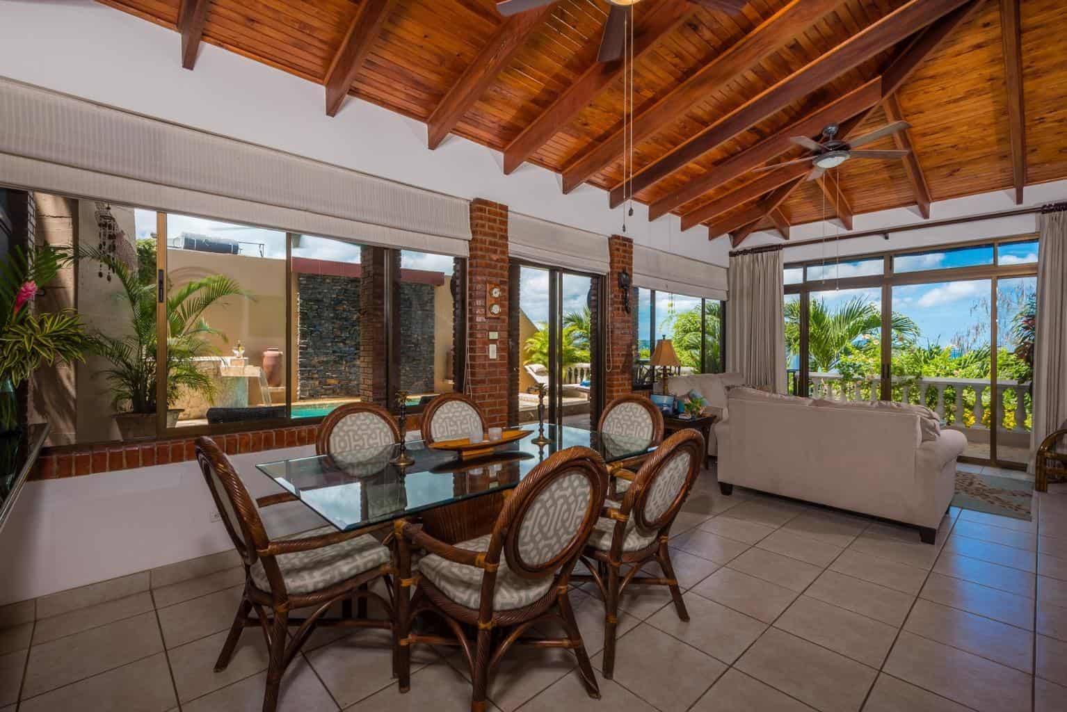Casa Las Brisas, Flamingo Northridge: Coastal Charm in Flamingo Northridge