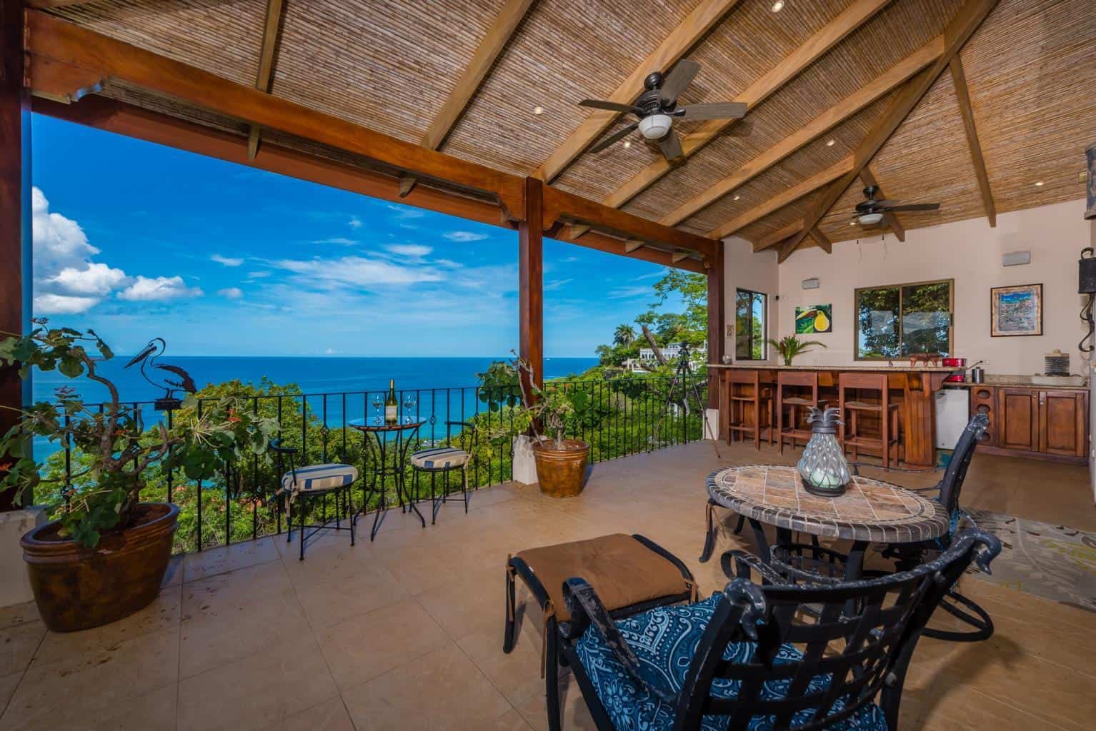 Casa Las Brisas, Flamingo Northridge: Coastal Charm in Flamingo Northridge
