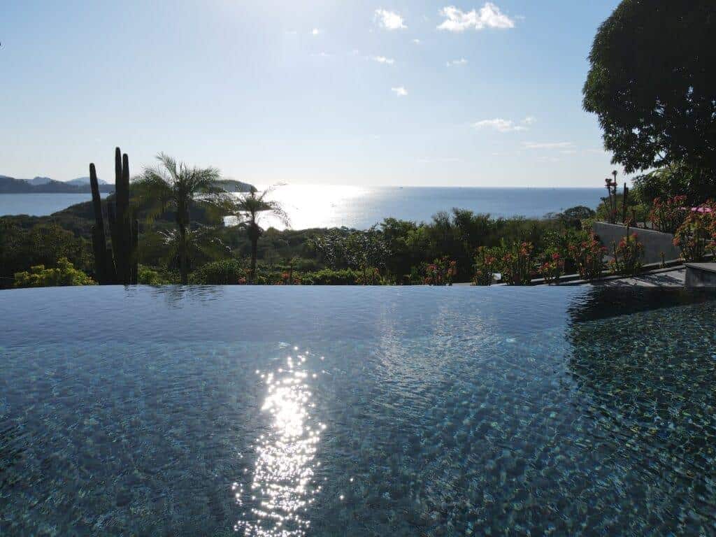 Modern House in Playa Pietra with Ocean View: Contemporary Living with a View