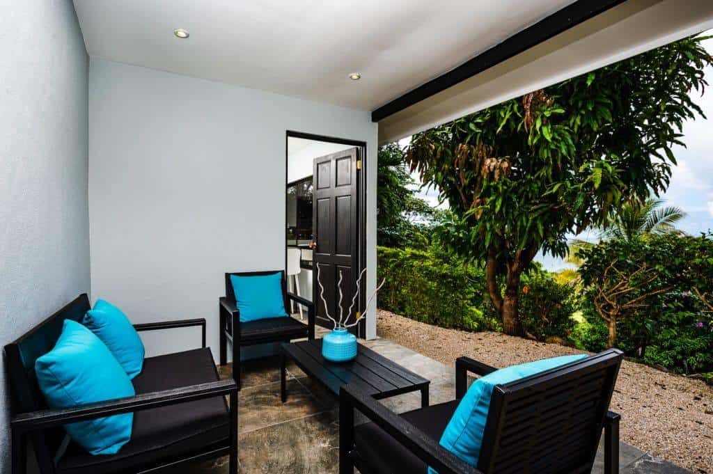 Modern House in Playa Pietra with Ocean View: Contemporary Living with a View
