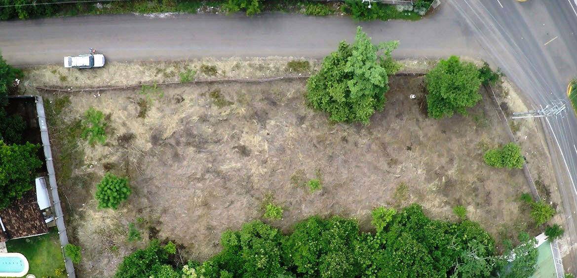 Playas Del Coco Commercial Lot: Commercial Potential in Paradise