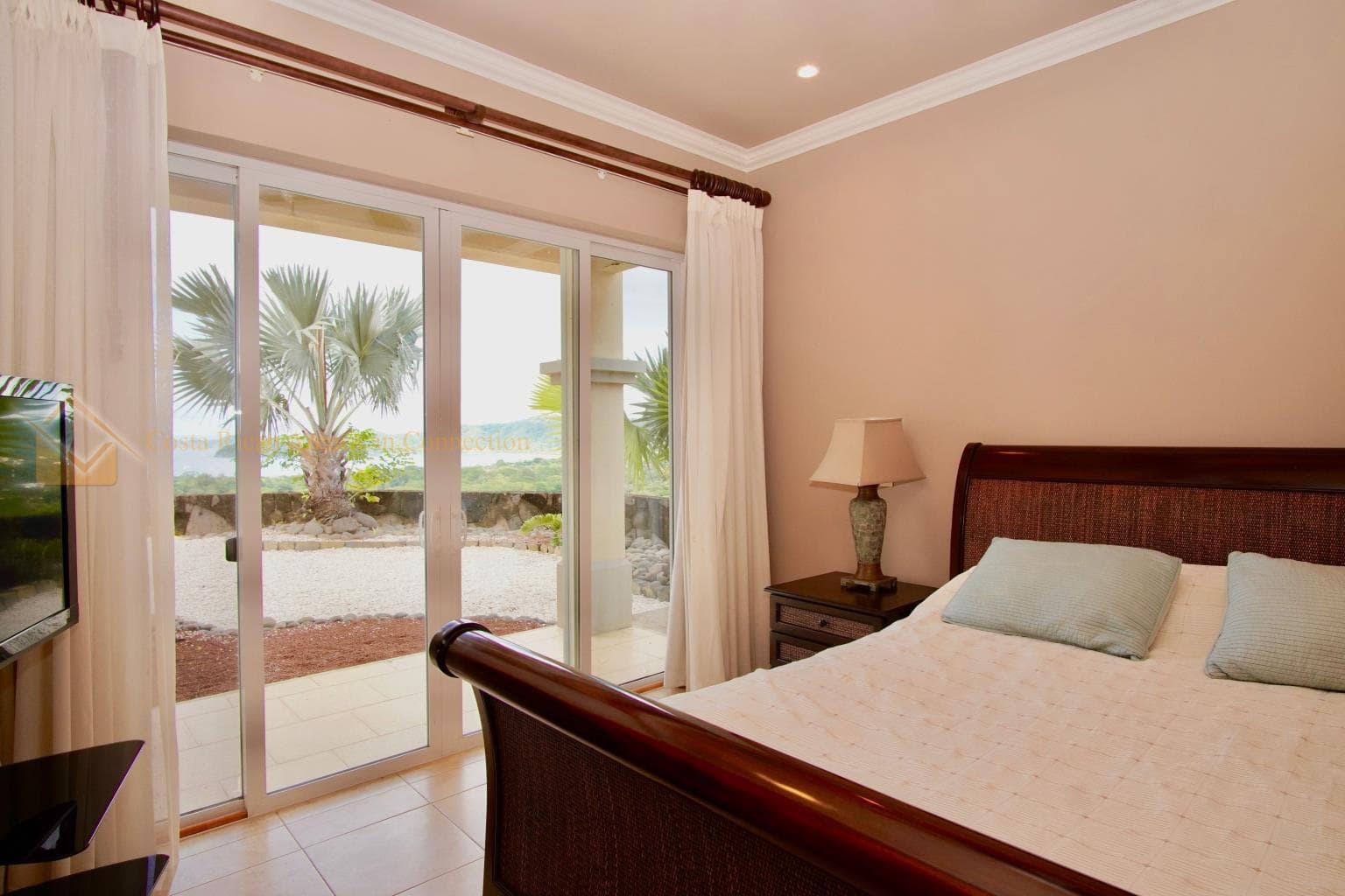 Segovia B101: Oceanfront Living at Its Best