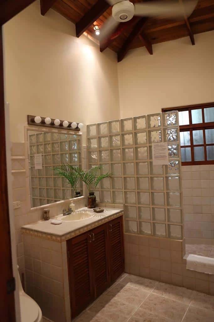 Lomas de Flamingo Villa 4: A Symphony of Luxury!