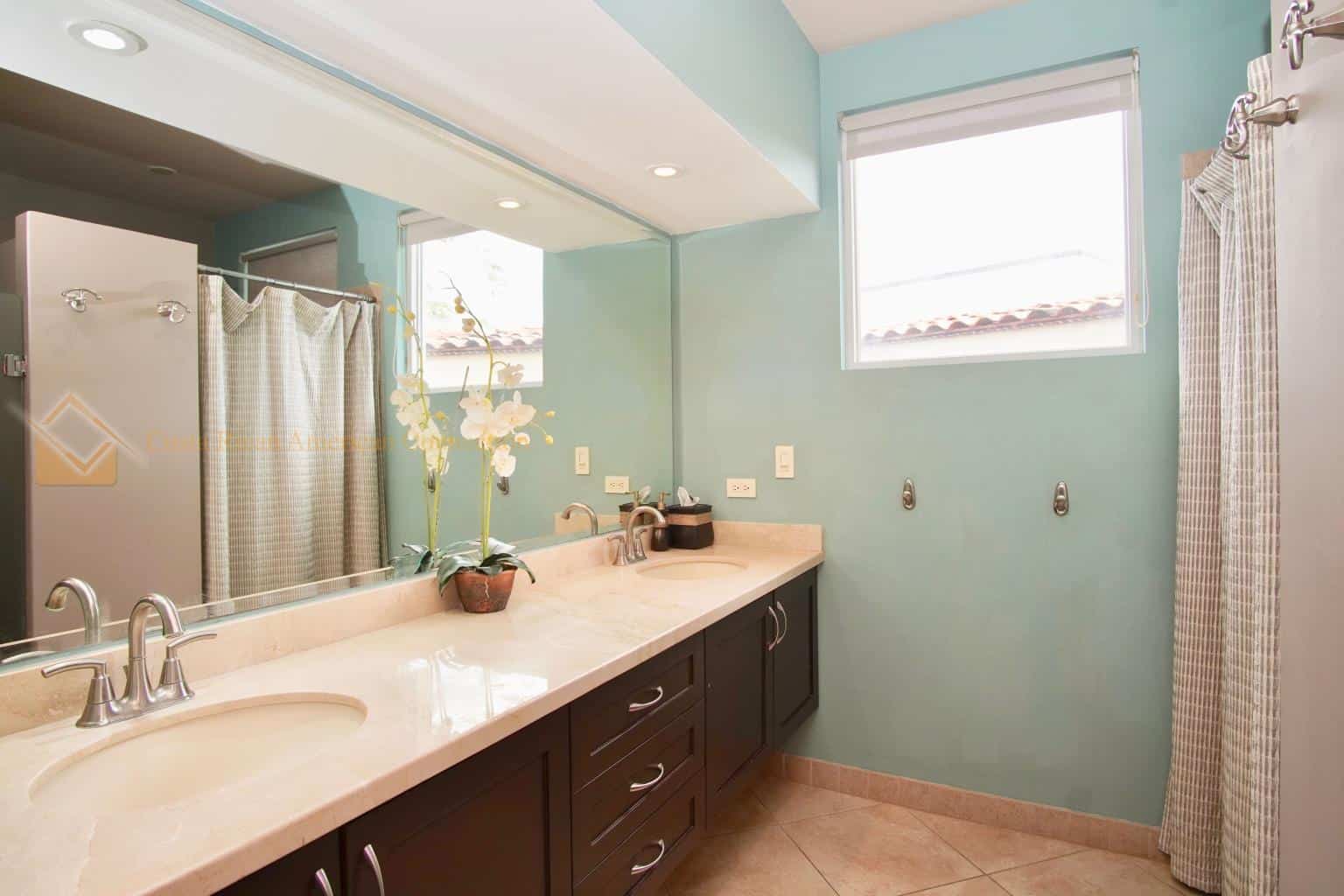 Segovia B101: Oceanfront Living at Its Best