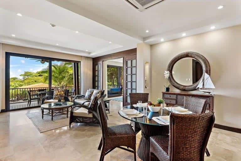Stunning Ocean View Condo: Breathtaking Views Await