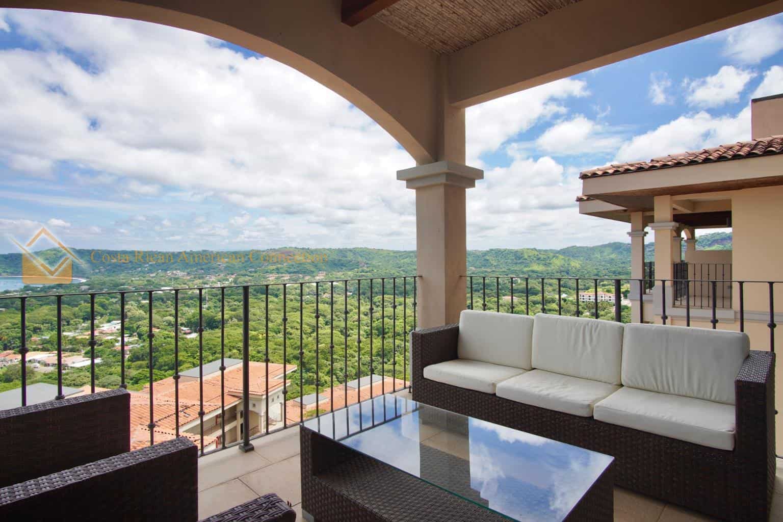 Segovia E301: Elevated Living by the Pacific