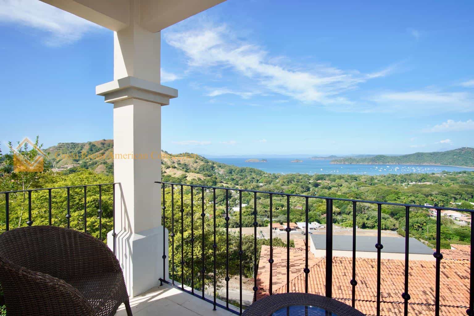 Segovia E301: Elevated Living by the Pacific