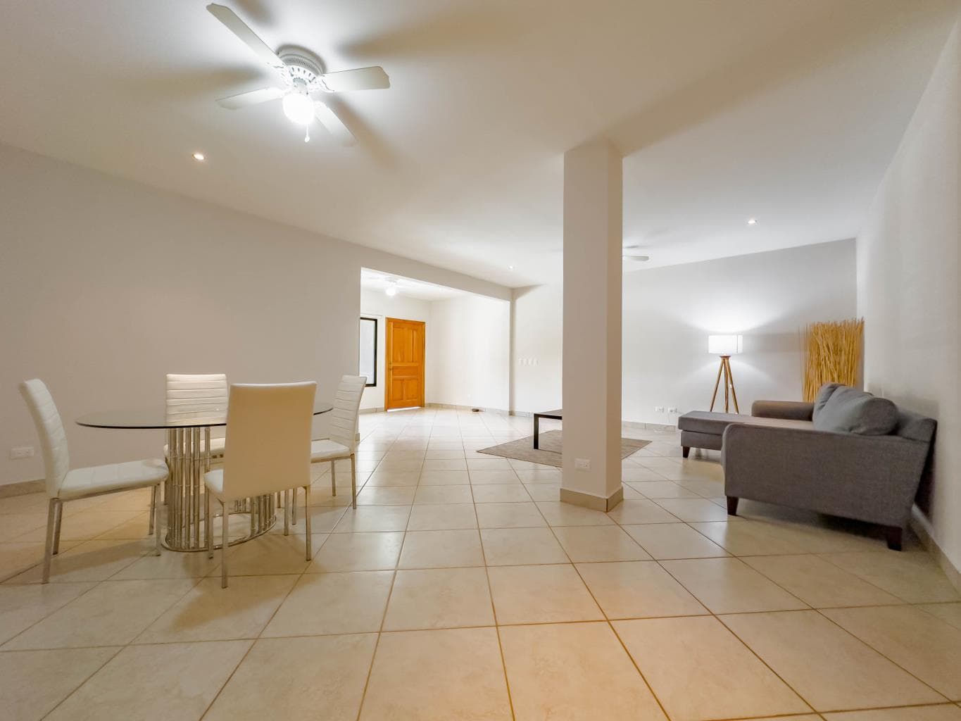 Paradizio 204: Coastal Bliss in Paradizio
