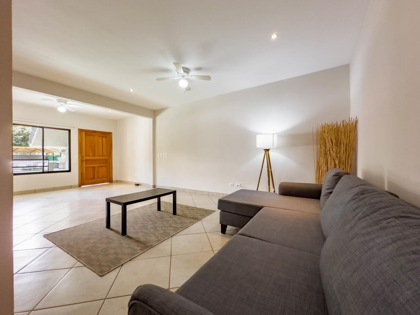 Paradizio 204: Coastal Bliss in Paradizio