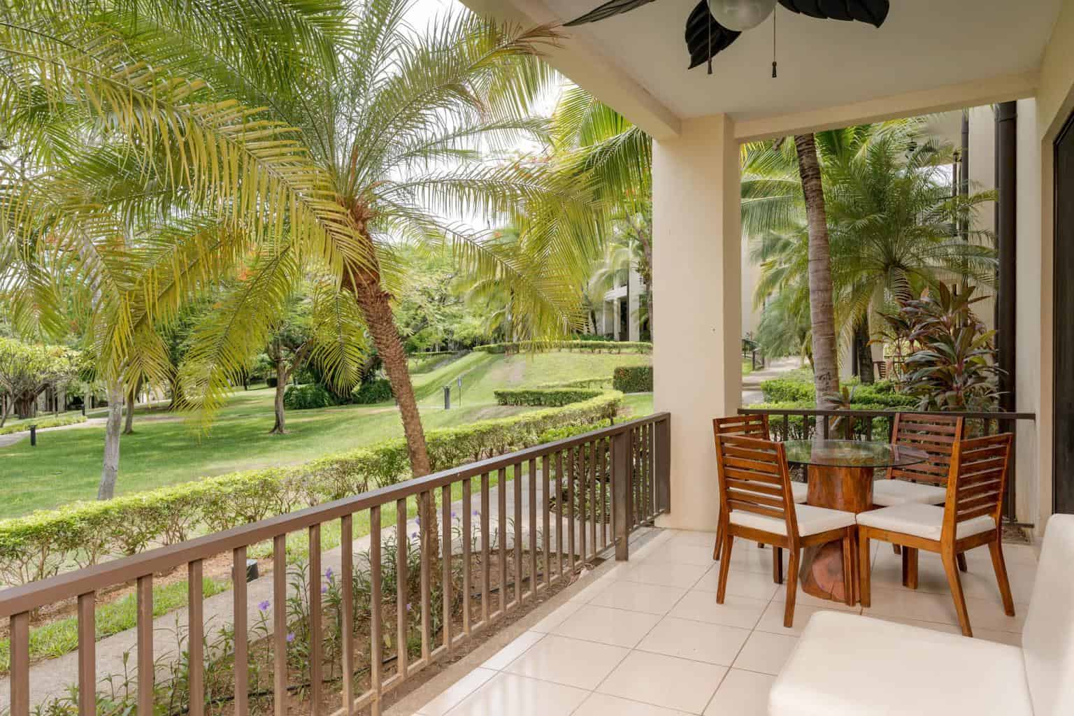 Pacifico Luxury, 2-Bed Condo: Coastal Comfort in Every Corner
