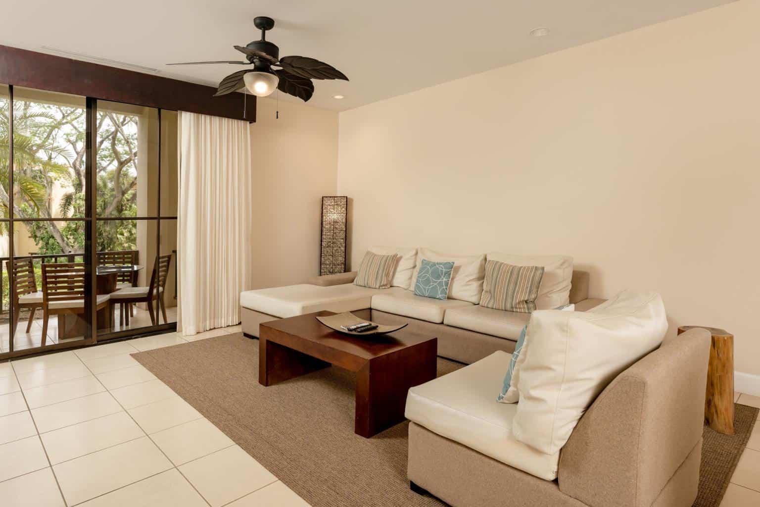Pacifico Luxury, 2-Bed Condo: Coastal Comfort in Every Corner