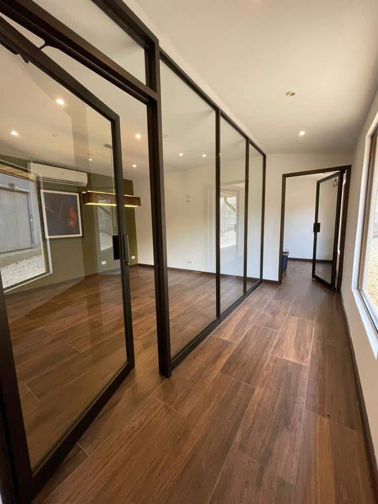 Ready Smart Technology Office Building & Workshop: Equipped for Modern Business in Tamarindo