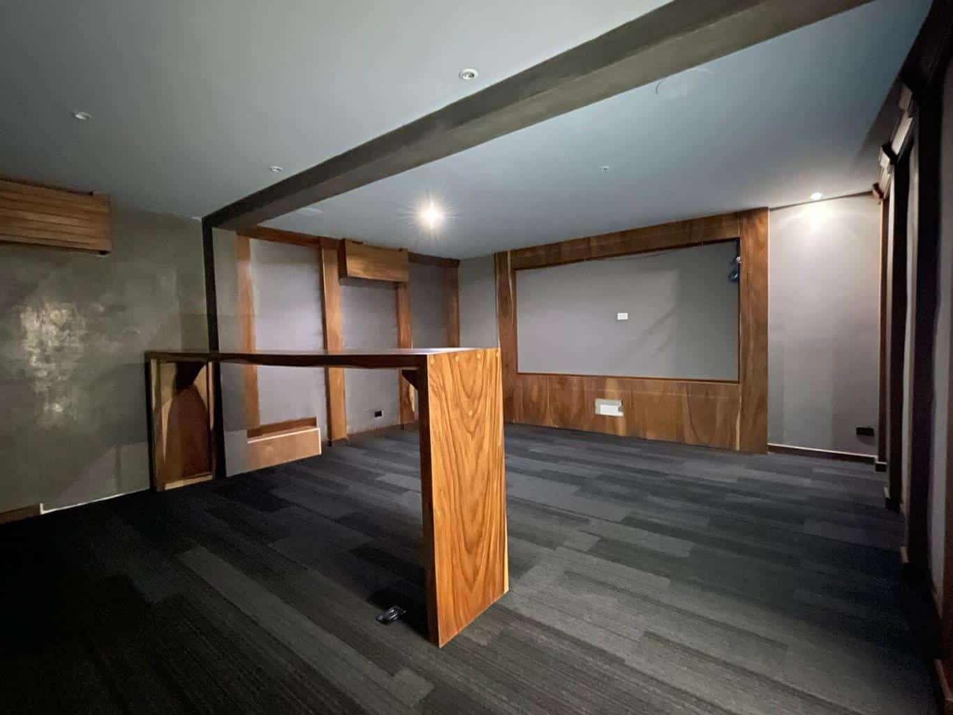 Ready Smart Technology Office Building & Workshop: Equipped for Modern Business in Tamarindo