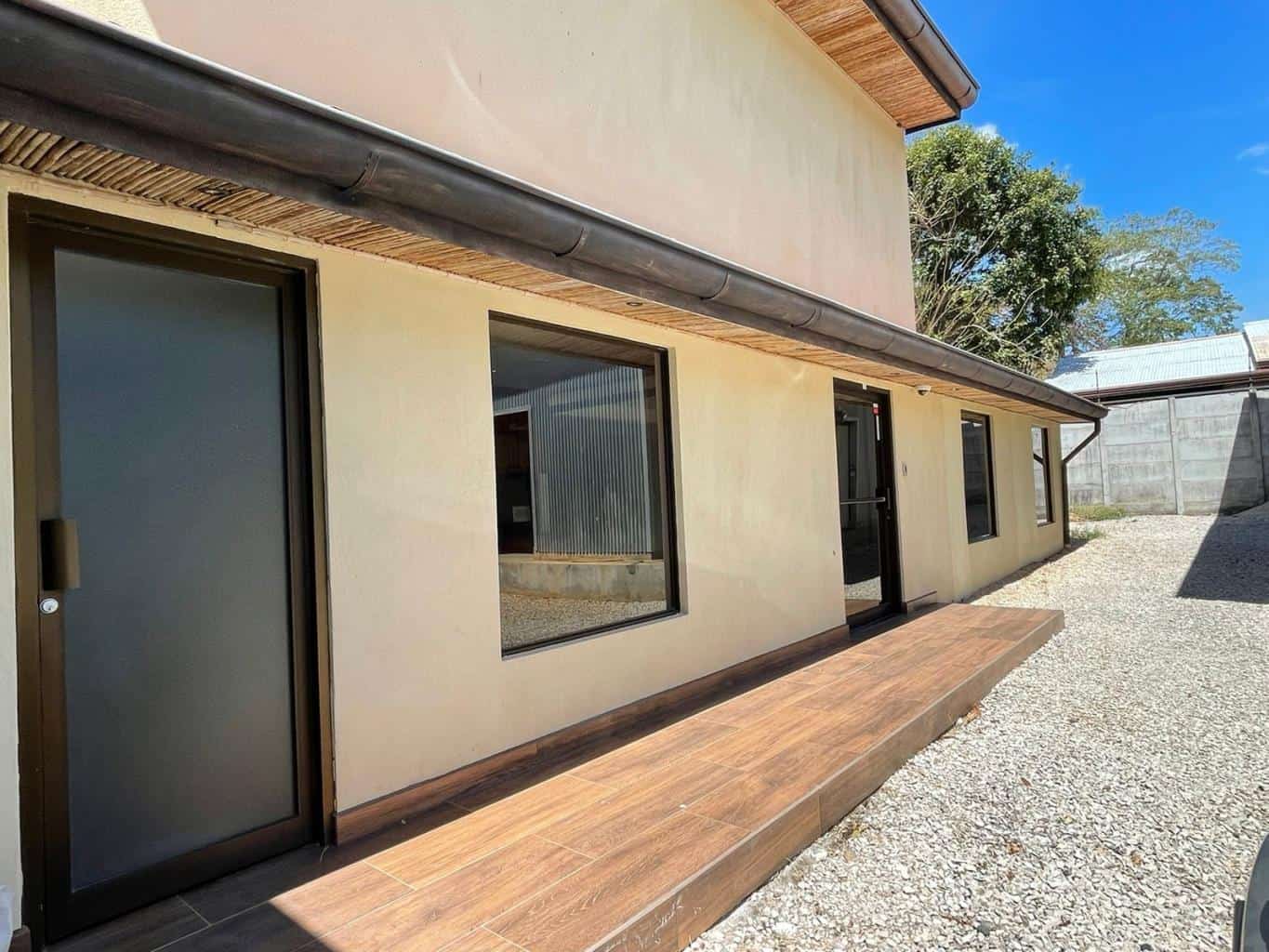Ready Smart Technology Office Building & Workshop: Equipped for Modern Business in Tamarindo