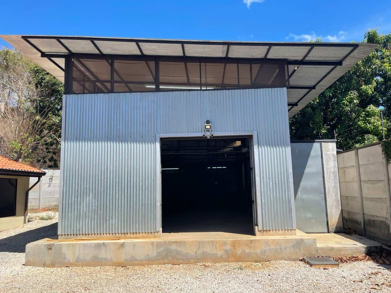 Ready Smart Technology Office Building & Workshop: Equipped for Modern Business in Tamarindo