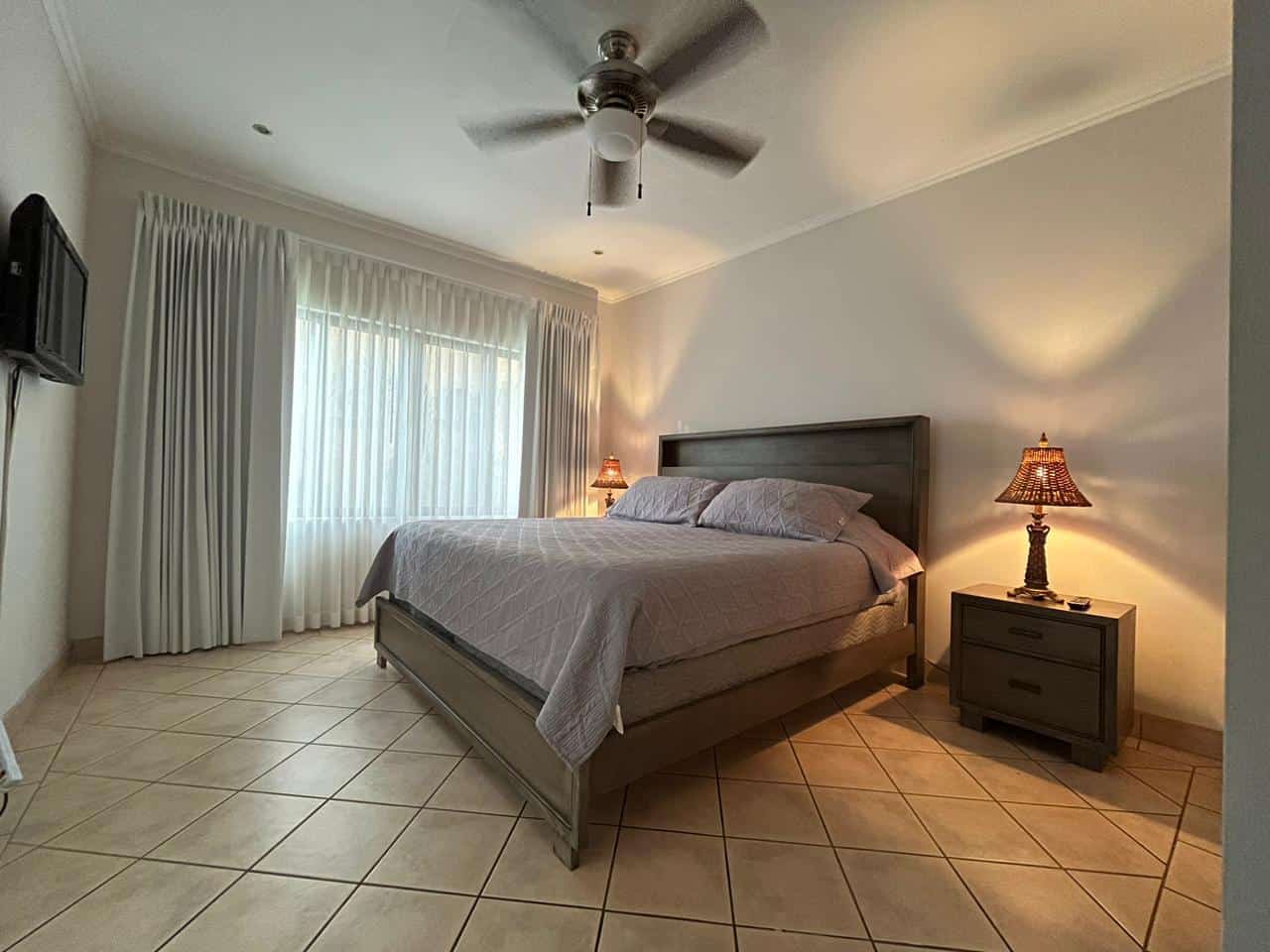 Best Location Steps to Tamarindo Beach - Surf and Fun, Suite 26: Your Ideal Beachside Escape