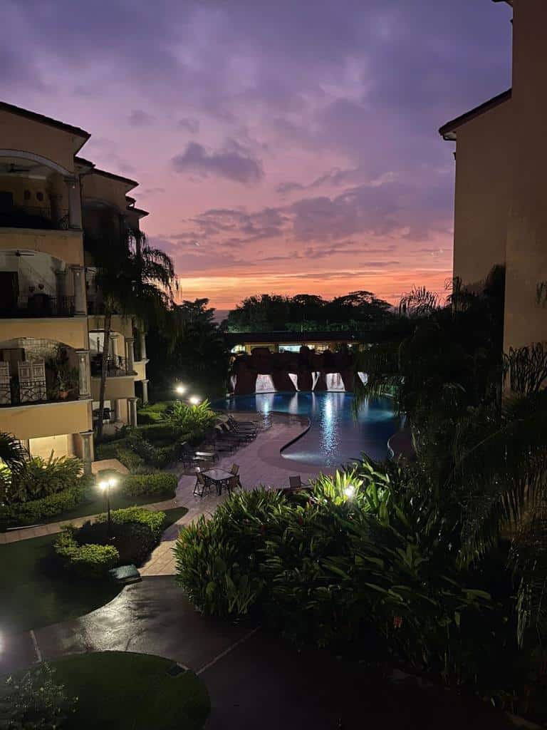 Best Location Steps to Tamarindo Beach - Surf and Fun, Suite 26: Your Ideal Beachside Escape