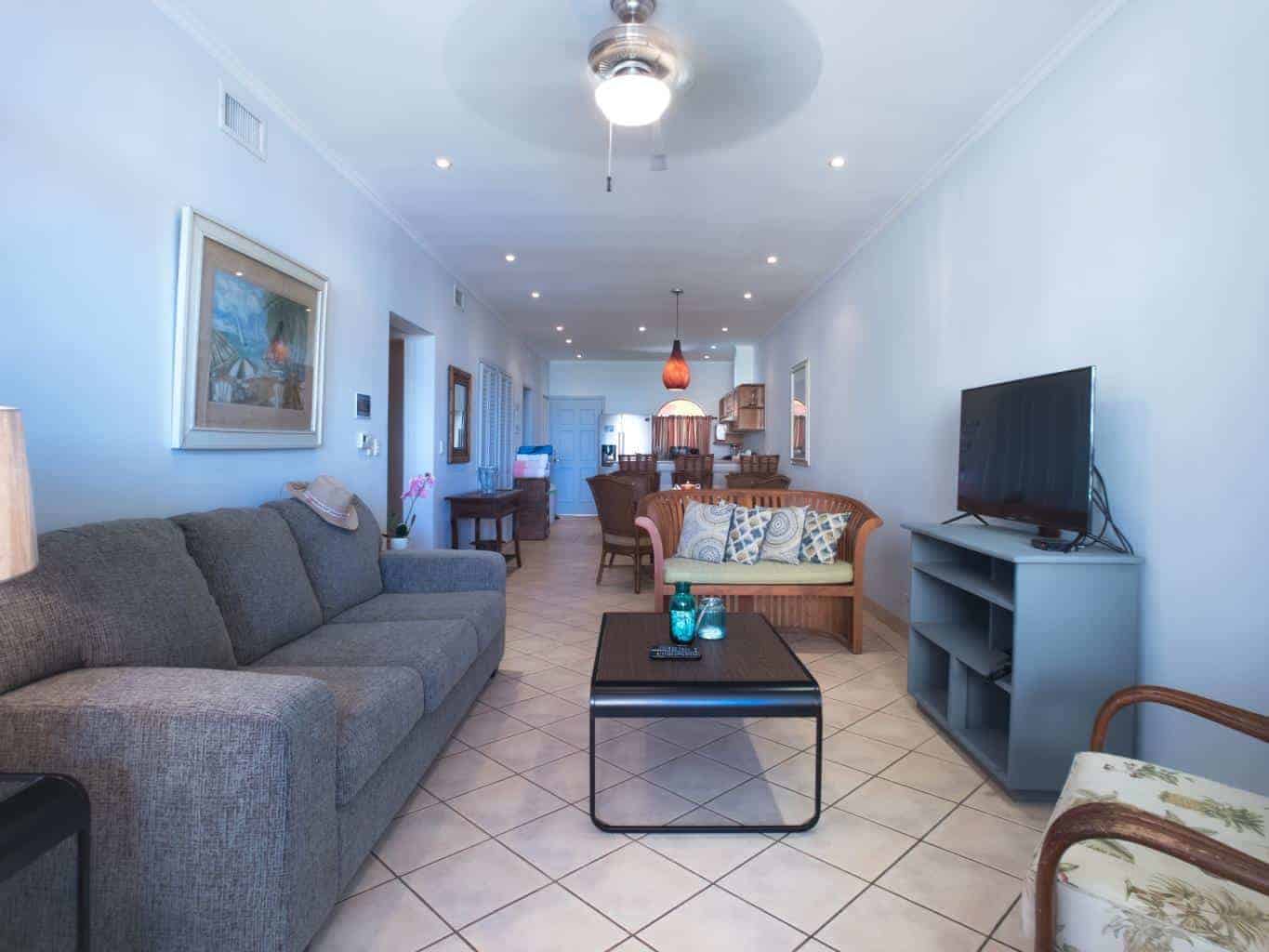 Best Location Steps to Tamarindo Beach - Surf and Fun, Suite 26: Your Ideal Beachside Escape
