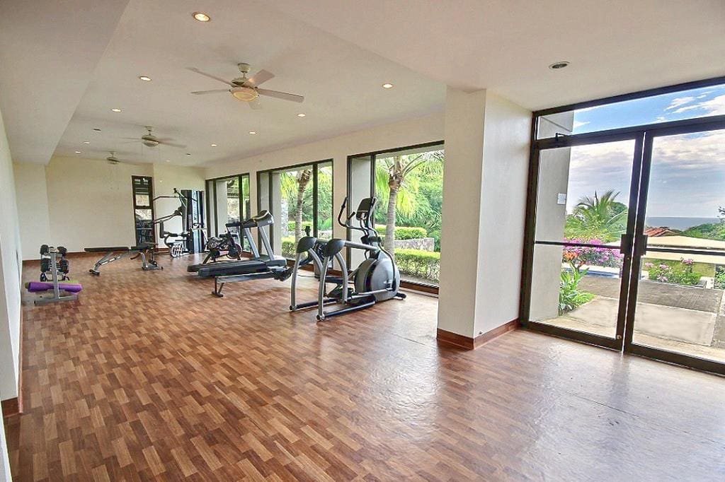 La Perla Tamarindo, Suite 112: Your Gem in the Heart of Tamarindo