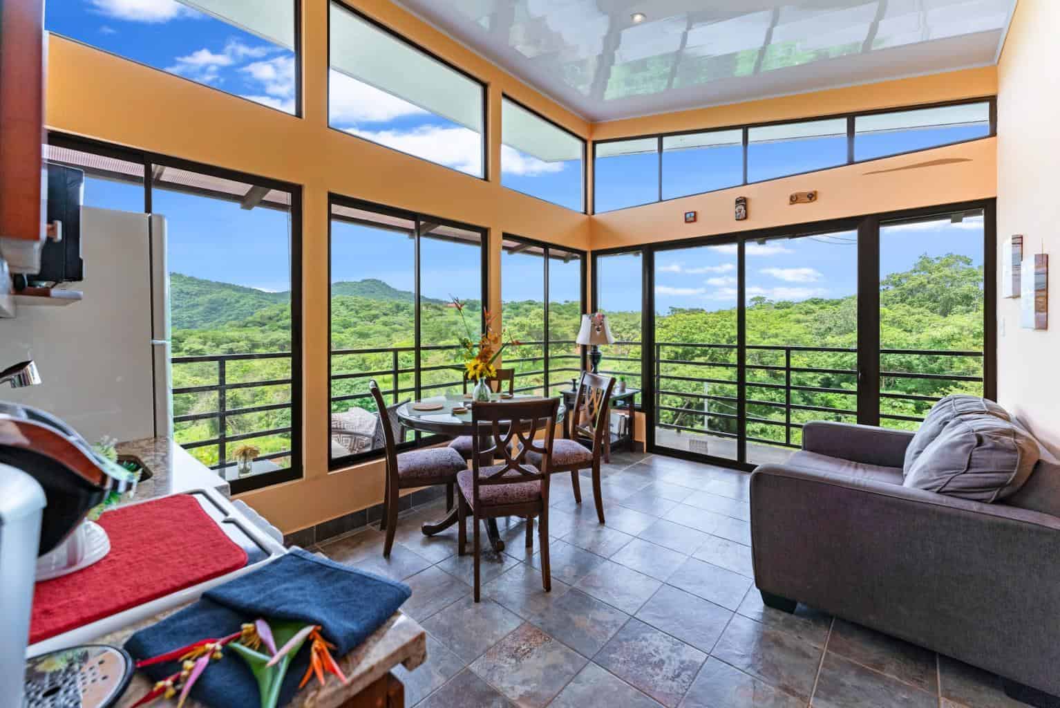 Casa Tropical: Experience Tranquil Living in Paradise!