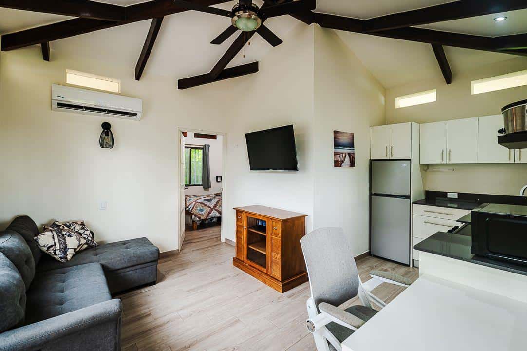 Casa Amani: Steps from the Beach and the Heart of Downtown Tamarindo!