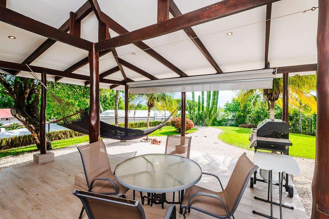 Casa Amani: Steps from the Beach and the Heart of Downtown Tamarindo!
