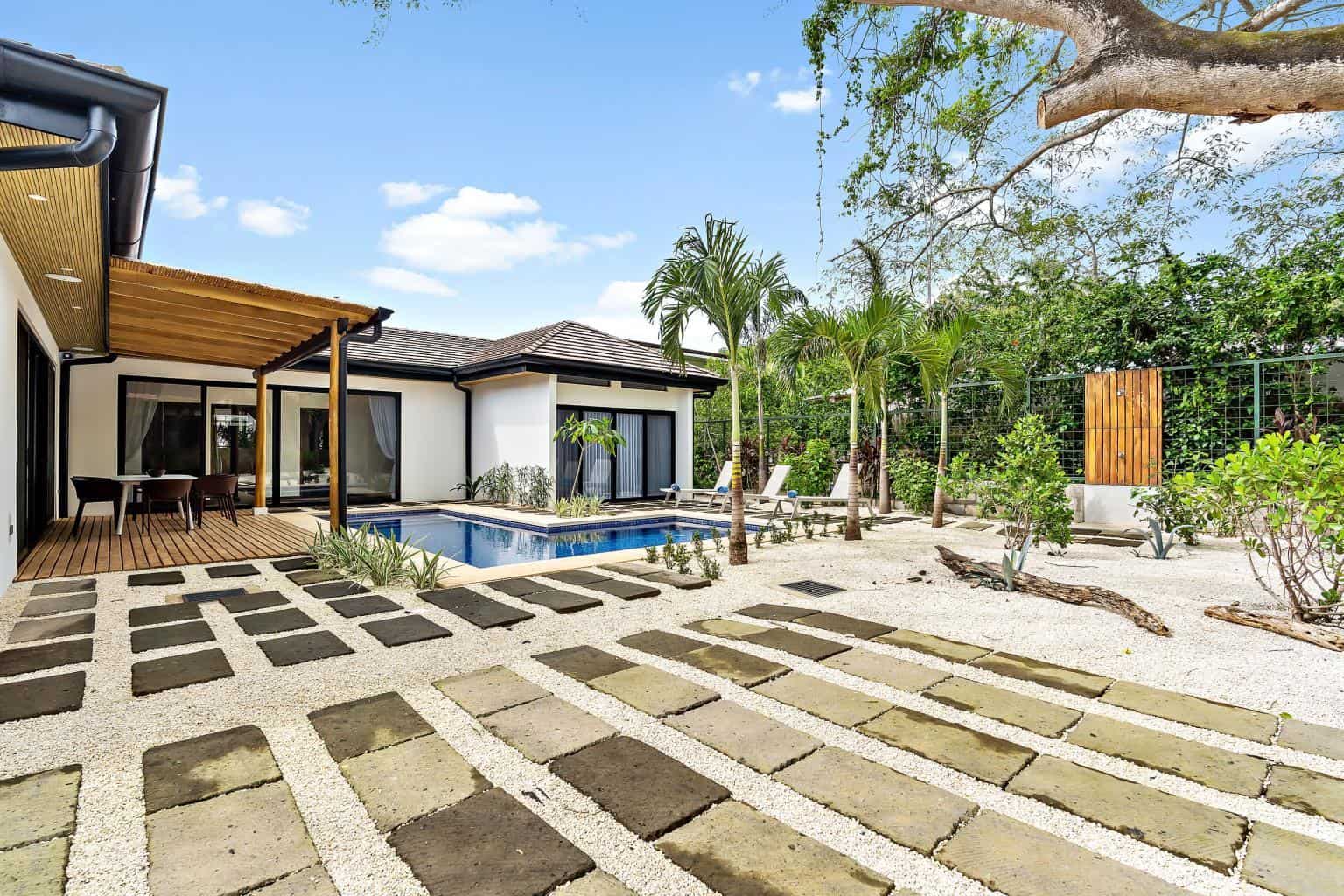 Brand New 3 Bedroom Home 1 Mile to the Beach: Contemporary Comfort in Tamarindo