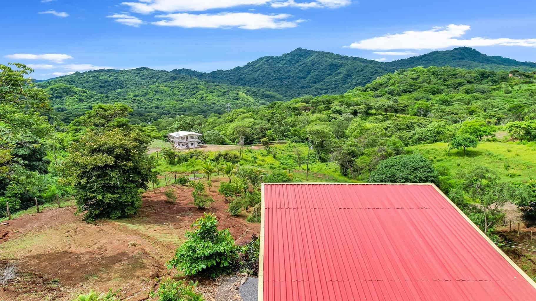 Casa Tropical: Experience Tranquil Living in Paradise!