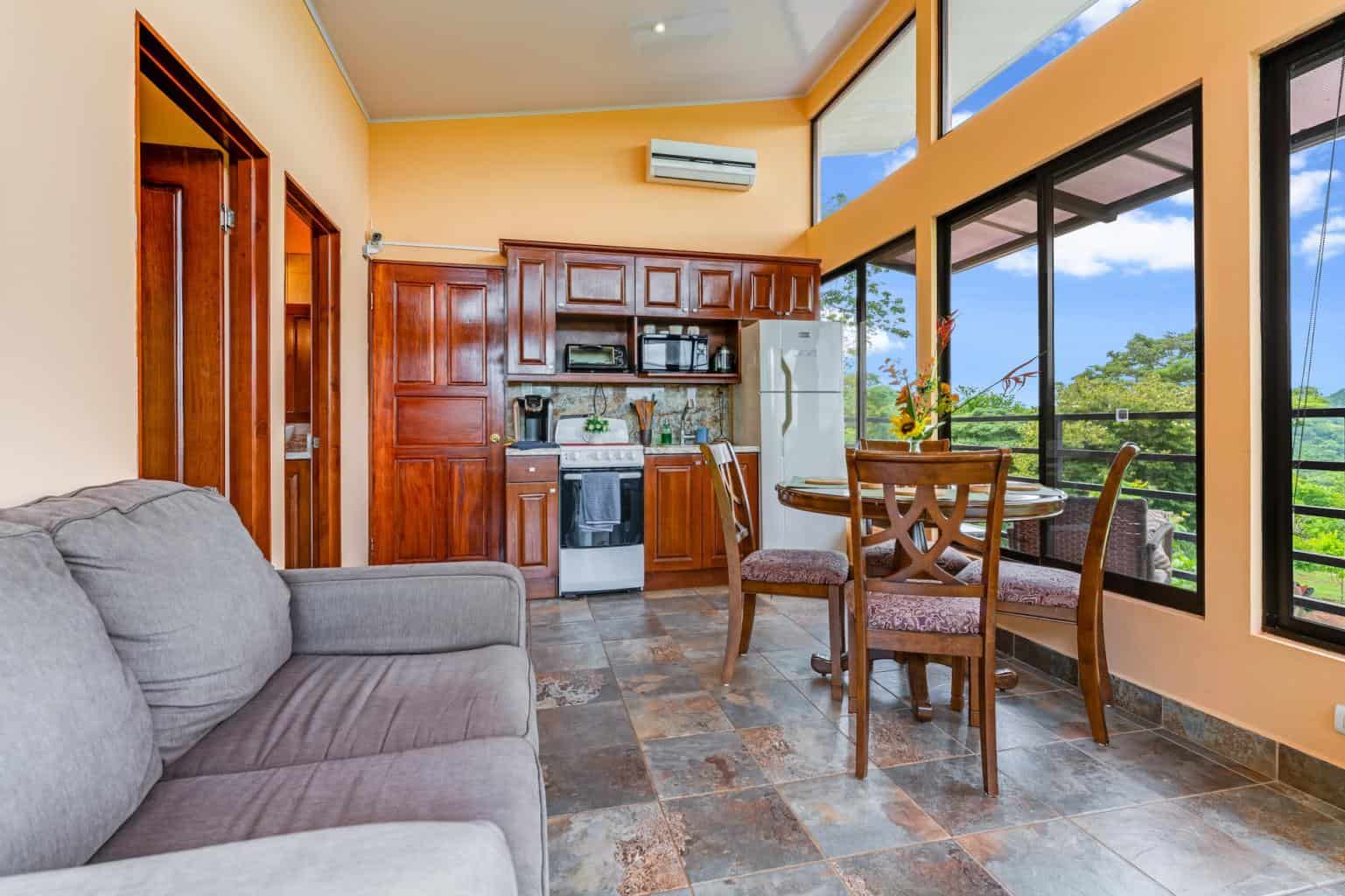 Casa Tropical: Experience Tranquil Living in Paradise!