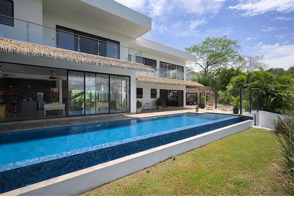 Oasis de Jutta: Jutta's Oasis Beckons You
