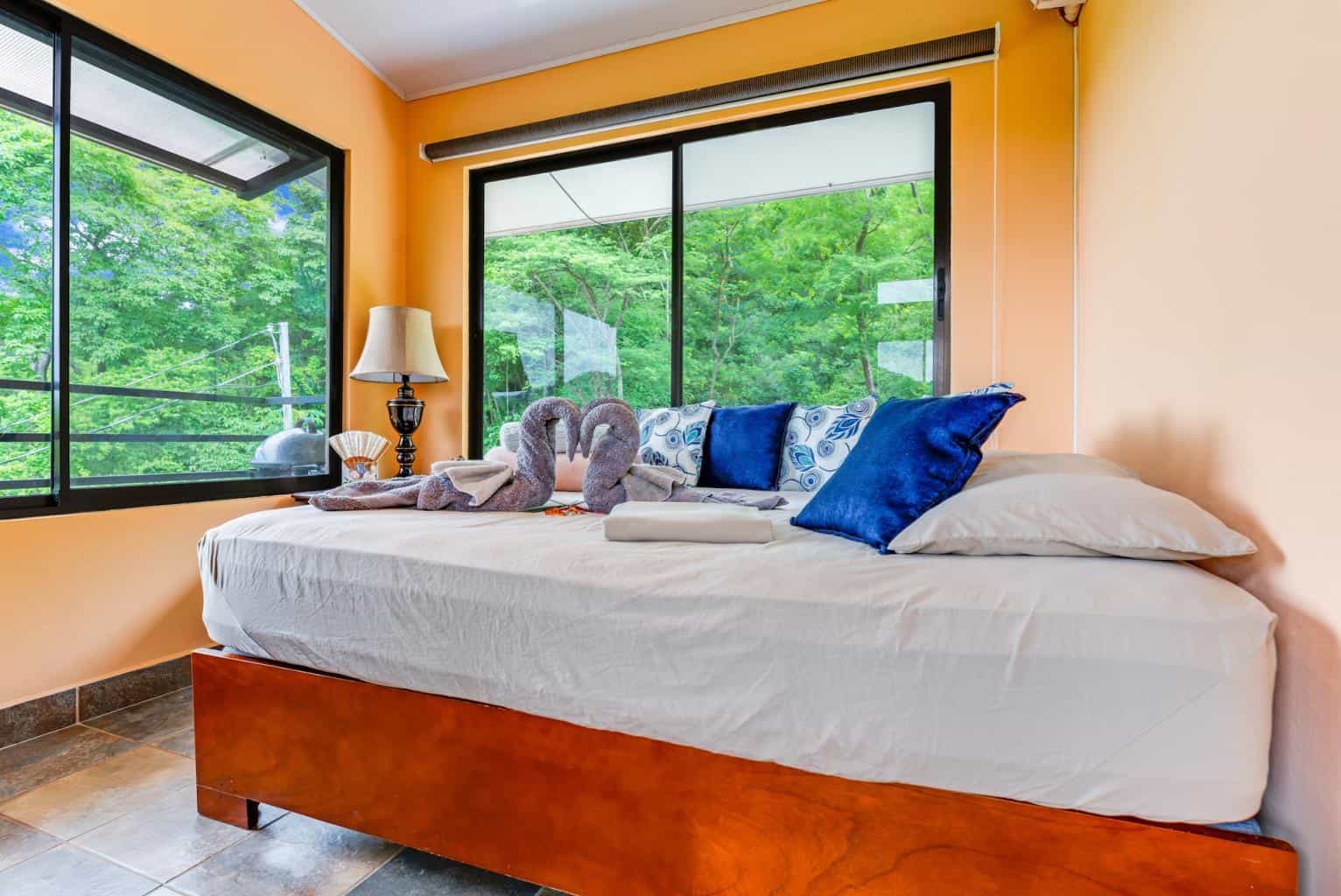 Casa Tropical: Experience Tranquil Living in Paradise!
