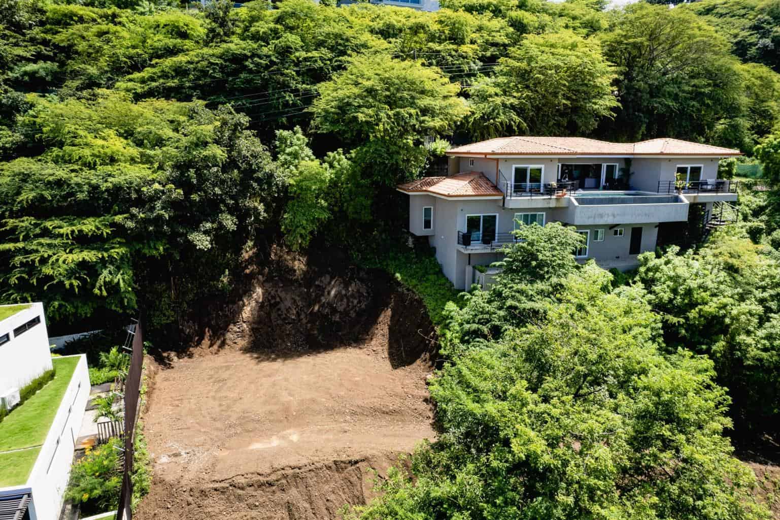 Stunning ocean view lot: Awe-Inspiring Ocean Views