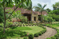 Opulent Balinese Residence in Concha Verde thumbnail