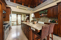 Opulent Balinese Residence in Concha Verde thumbnail