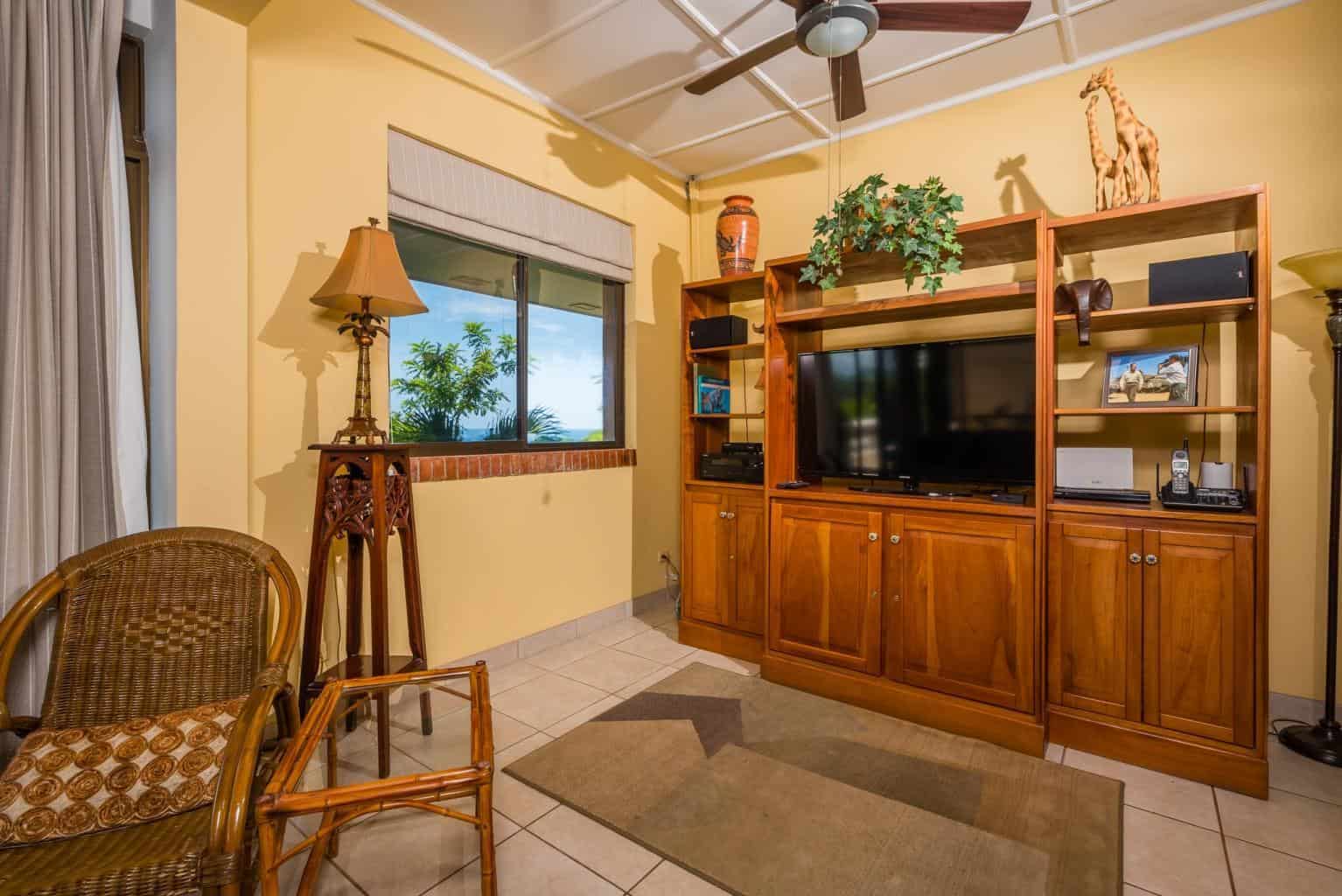 Casa Las Brisas, Flamingo Northridge