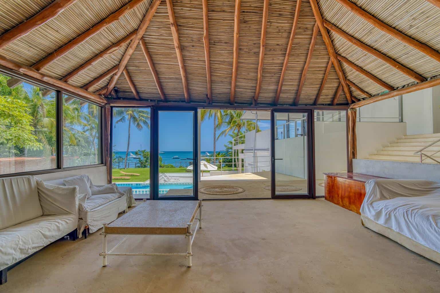 For sale: Luxurious beachfront residence boasting 5 bedrooms in Playa Potrero
