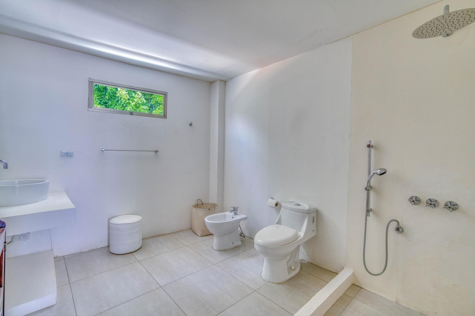 For sale: Luxurious beachfront residence boasting 5 bedrooms in Playa Potrero