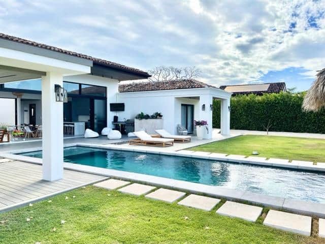 Casa Las Brisas 6: Experience Coastal Living in Elegance!