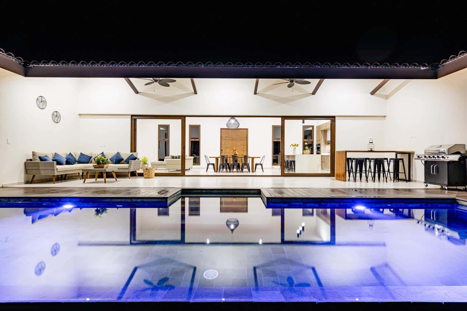 Casa Las Brisas 6: Experience Coastal Living in Elegance!