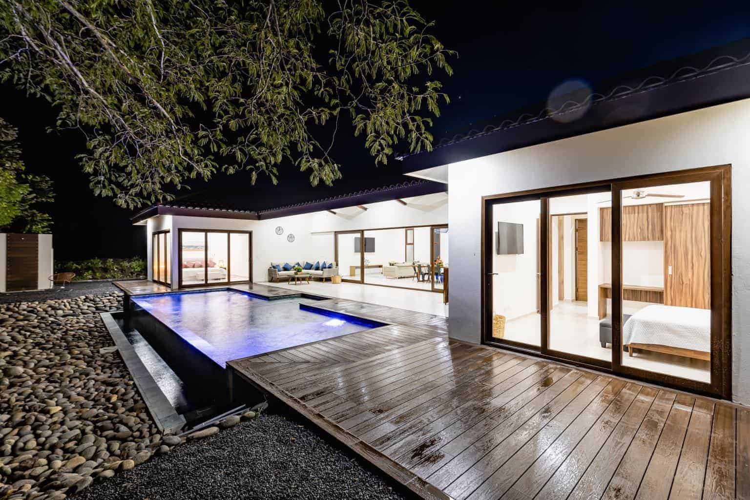 Casa Las Brisas 6: Experience Coastal Living in Elegance!