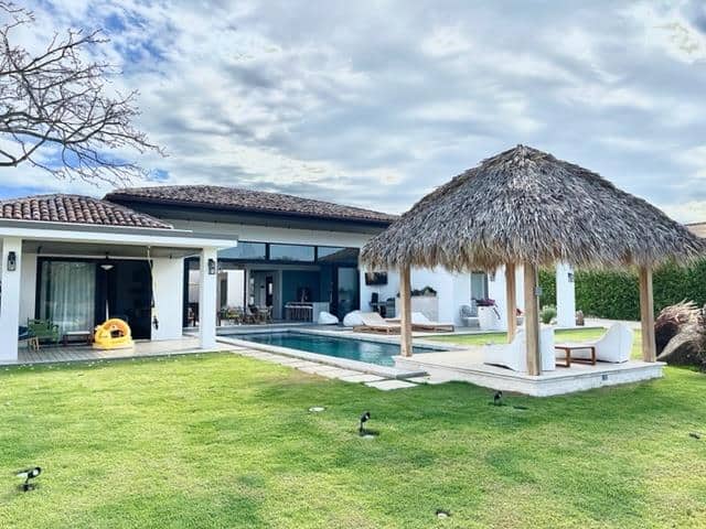 Casa Las Brisas 6: Experience Coastal Living in Elegance!